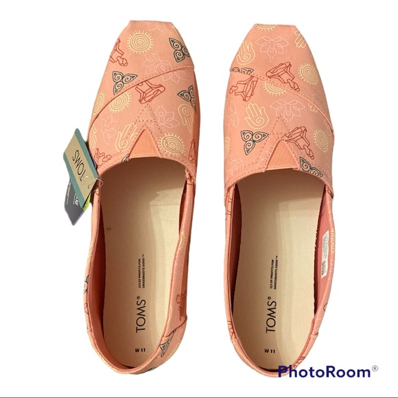 Toms Shoes - NWT Women’s TOMS Alpargata Dusty Rose (pink) Namaste Print Size 11